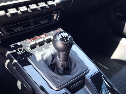 Certified 2024 Porsche 911 Carrera T RWD image 21