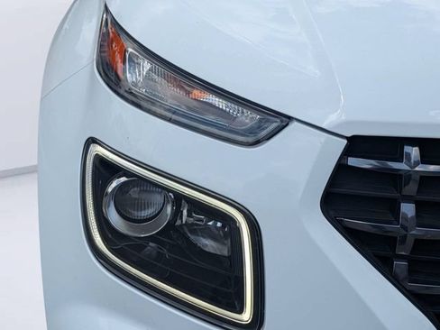 Used 2025 Hyundai Venue Limited FWD image 34