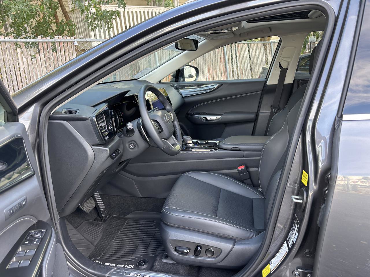 Used 2025 Lexus NX 350h AWD w/ Accessory Package (Z2) image 3