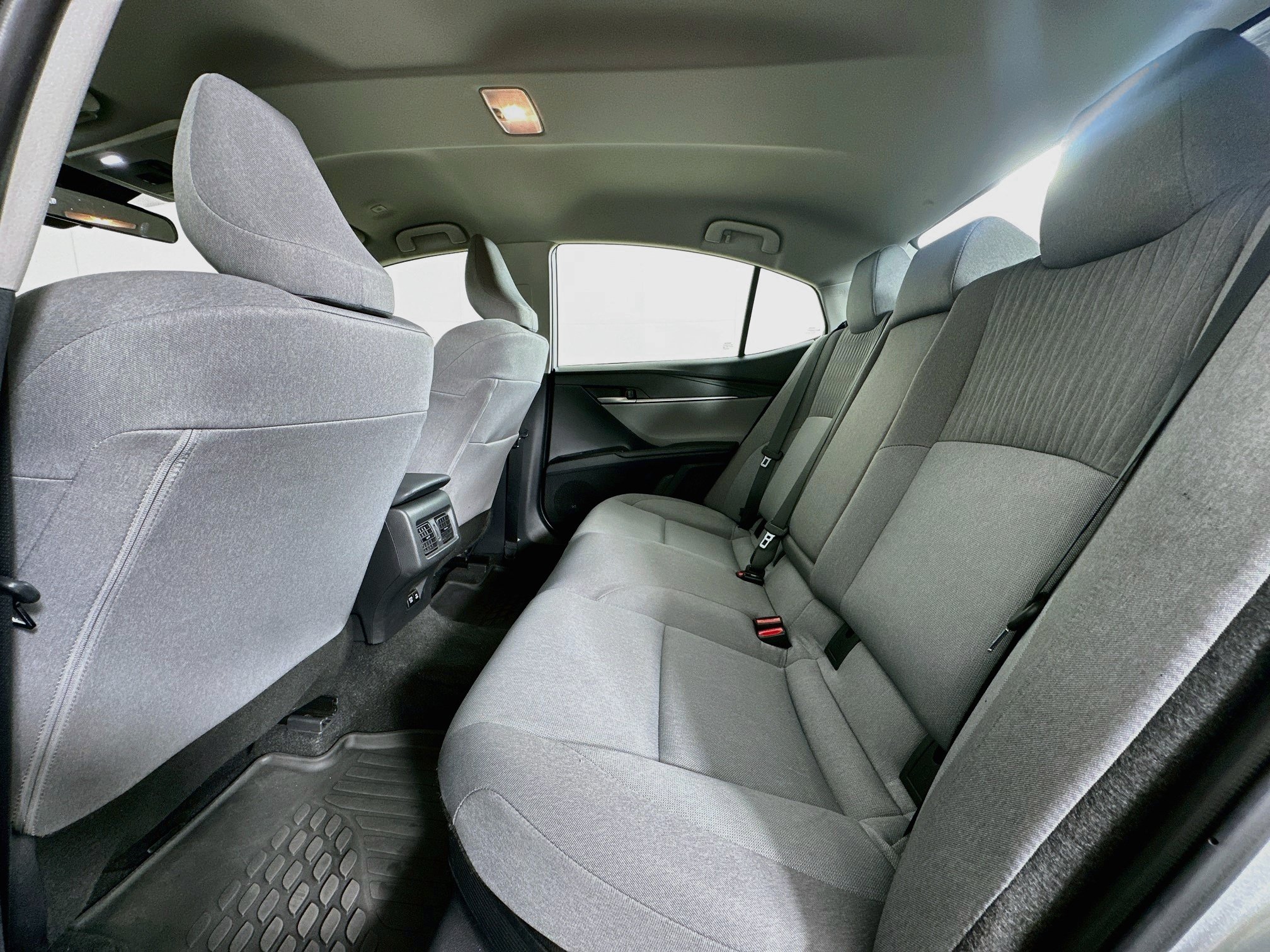 Used 2025 Toyota Camry LE FWD image 26