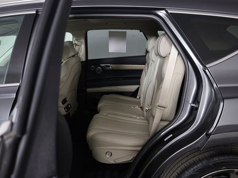 Used 2023 Genesis GV80 2.5T w/ Prestige Package image 37