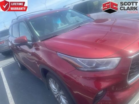 Used 2020 Toyota Highlander Platinum image 1