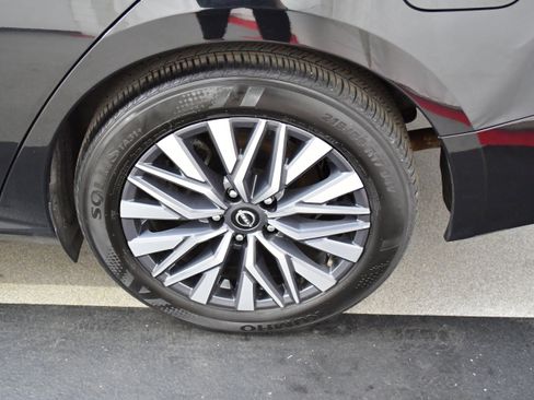 Used 2025 Nissan Altima 2.5 SV image 34