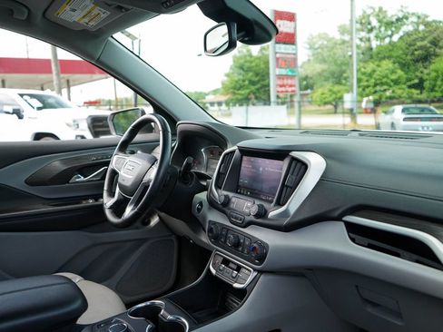 Used 2024 GMC Terrain SLT FWD image 13