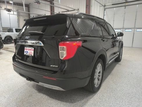 Used 2023 Ford Explorer XLT w/ Equipment Group 202A AWD/4WD image 6