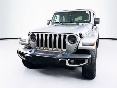 Used 2022 Jeep Wrangler Unlimited Sahara w/ Cold Weather Group image 3