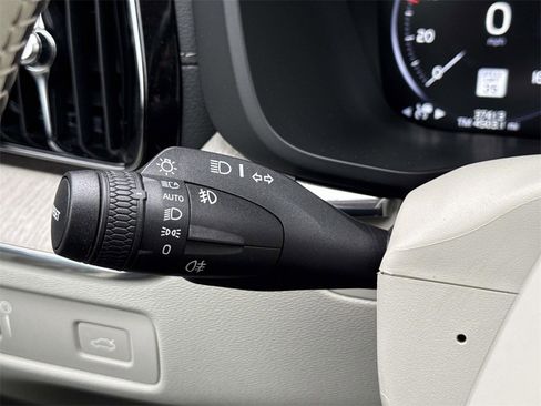 Used 2020 Volvo XC60 T6 Inscription w/ Protection Package Premier image 29