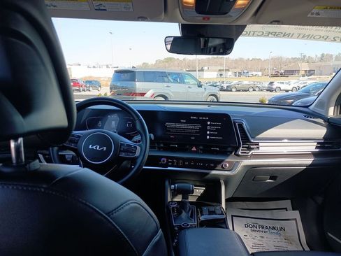 Certified 2024 Kia Sportage EX image 10