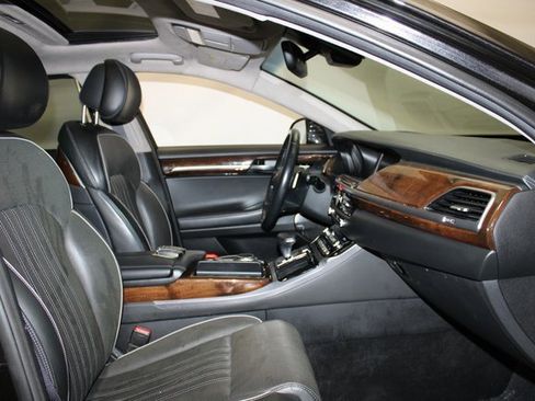 Used 2019 Genesis G90 3.3T Premium image 13