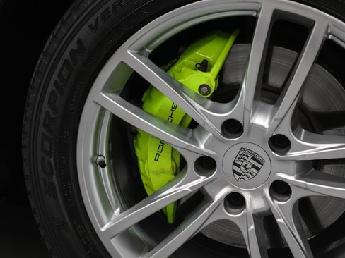 Certified 2019 Porsche Cayenne E-Hybrid AWD/4WD image 17