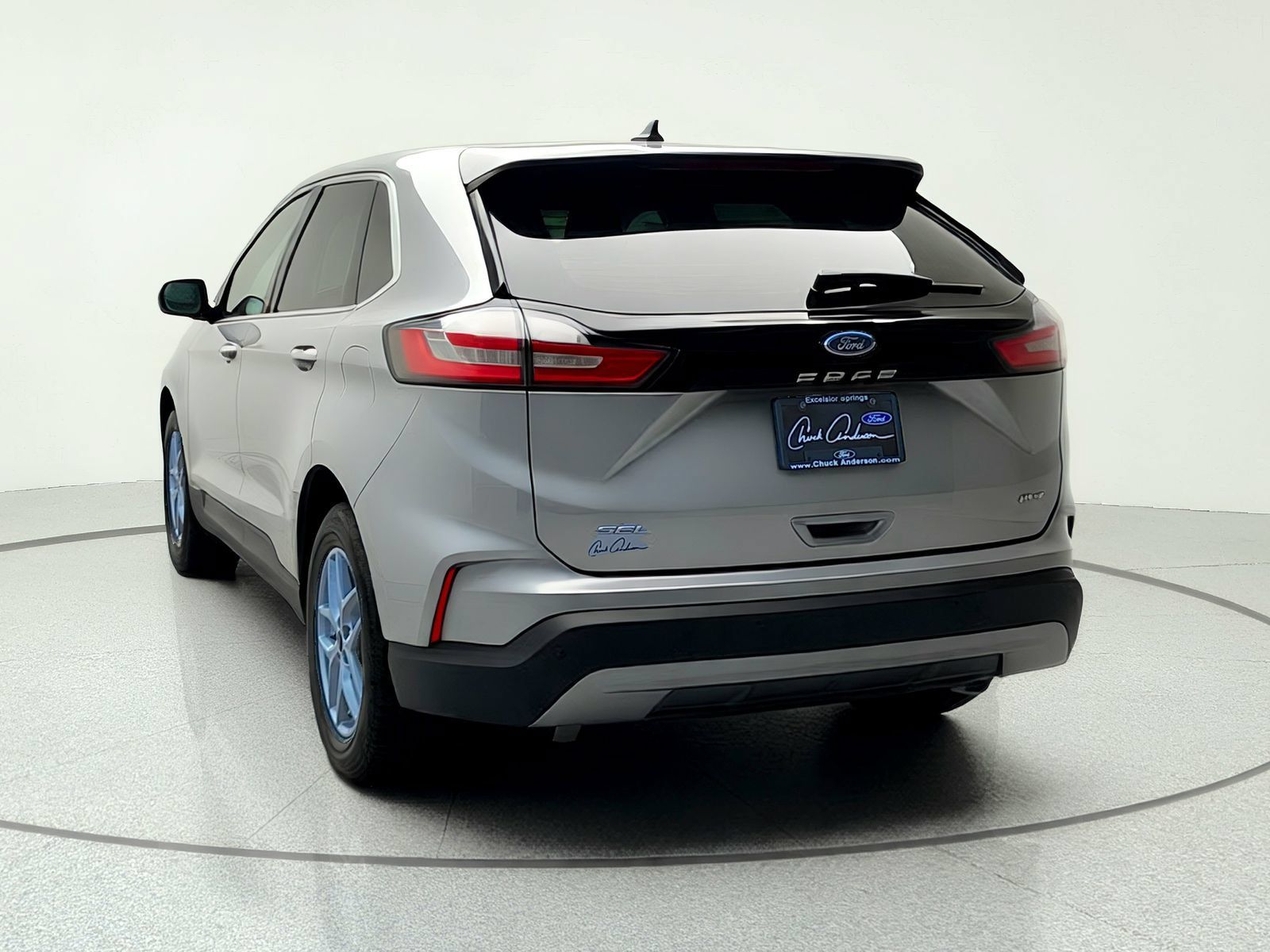 Used 2024 Ford Edge SEL w/ Convenience Package AWD/4WD image 6