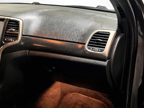 Used 2015 Jeep Grand Cherokee Laredo image 25