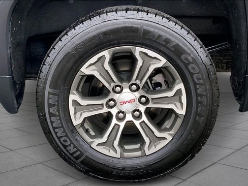 Used 2025 GMC Sierra 1500 SLT image 10