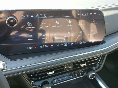 New 2026 Chevrolet Suburban Premier image 8