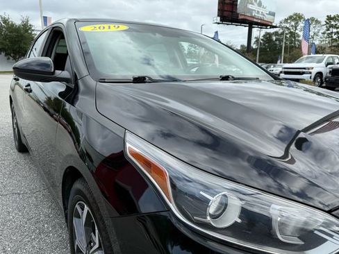 Used 2019 Kia Forte LXS image 19