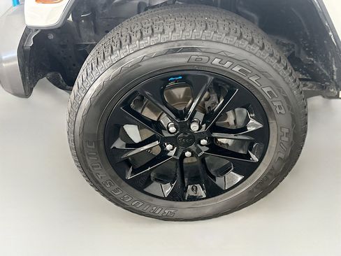 Used 2023 Jeep Wrangler Sahara w/ Cold Weather Group image 11