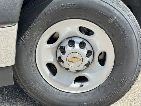 New 2025 Chevrolet Express 2500 Work Van w/ Driver Convenience Package image 4