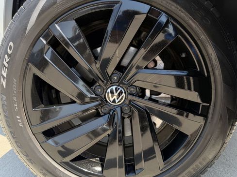 Used 2023 Volkswagen Atlas Cross Sport SE w/ Black Wheel Package FWD image 10