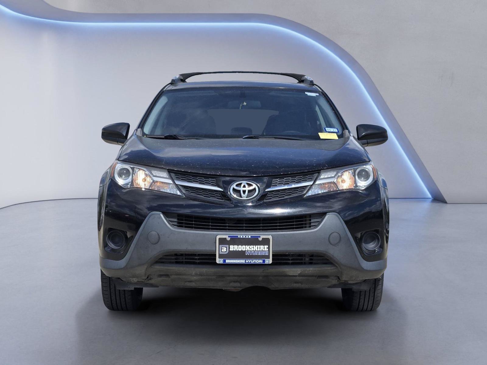 Used 2015 Toyota RAV4 LE AWD/4WD image 2