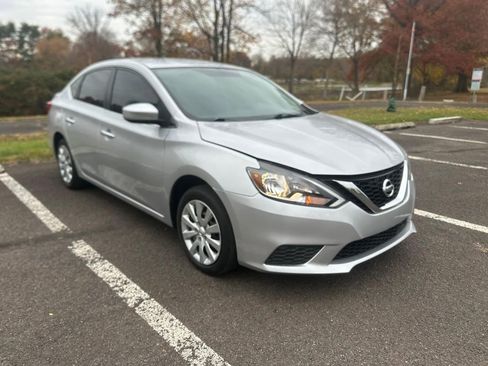 Used 2019 Nissan Sentra S image 5