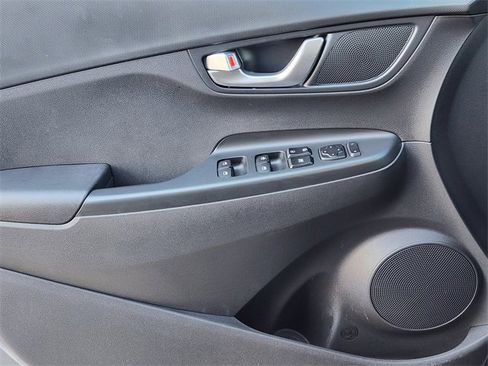 Certified 2023 Hyundai Kona SE image 18