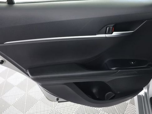 Used 2018 Toyota Camry LE FWD image 23
