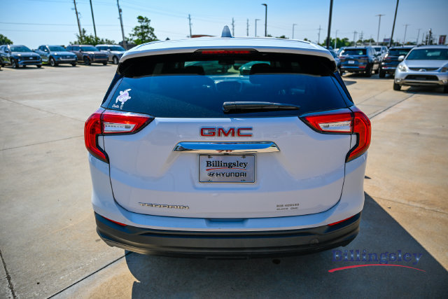 Used 2024 GMC Terrain SLE FWD image 4