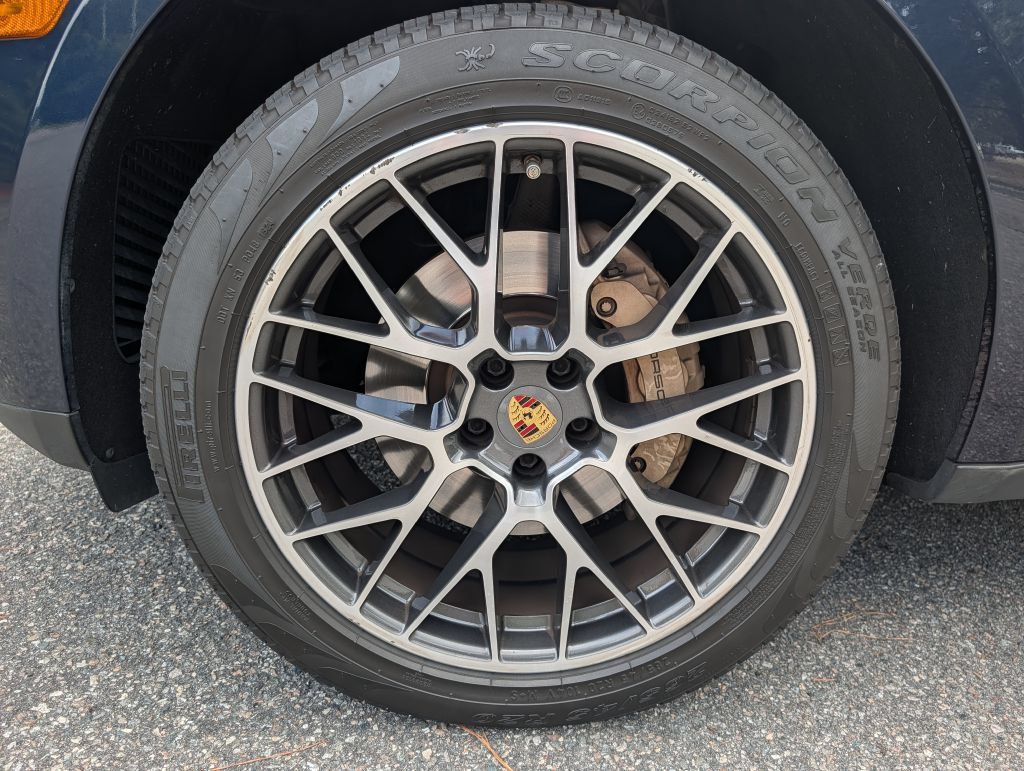 Used 2018 Porsche Macan S AWD/4WD image 11