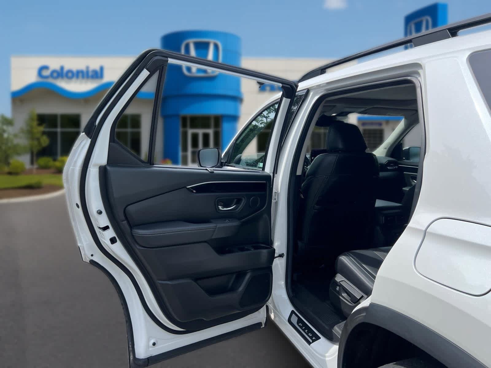 Used 2024 Honda Pilot Touring image 28