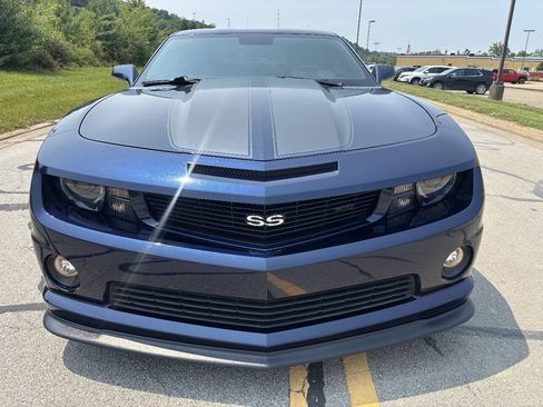 Used 2010 Chevrolet Camaro SS w/ RS Package RWD image 2