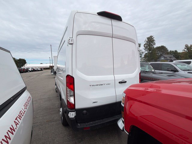 Used 2025 Ford Transit 250 148 High Roof AWD w/ Load Area Protection Package image 7
