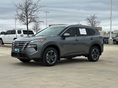 Used 2026 Nissan Rogue SV w/ SV Premium Package image 8