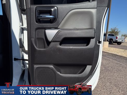 Used 2015 Chevrolet Silverado 2500 LTZ w/ LTZ Plus Package image 20