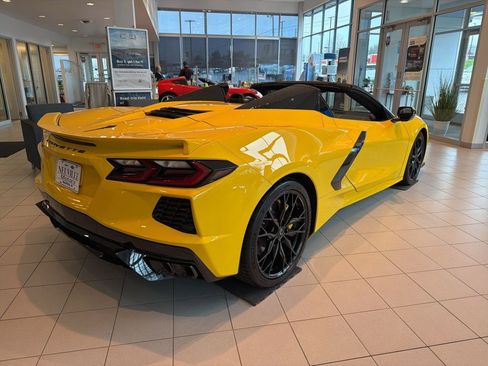 Used 2025 Chevrolet Corvette Stingray Premium Conv RWD image 3