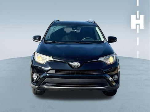 Used 2018 Toyota RAV4 XLE FWD image 2