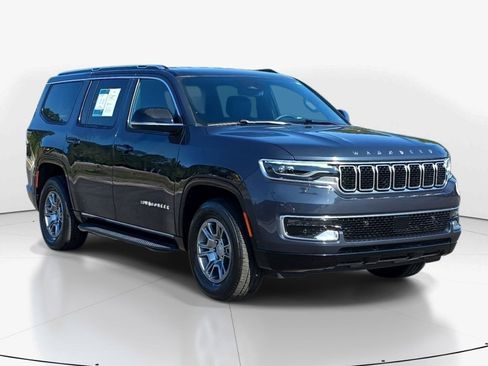 Used 2024 Jeep Wagoneer 4WD image 2