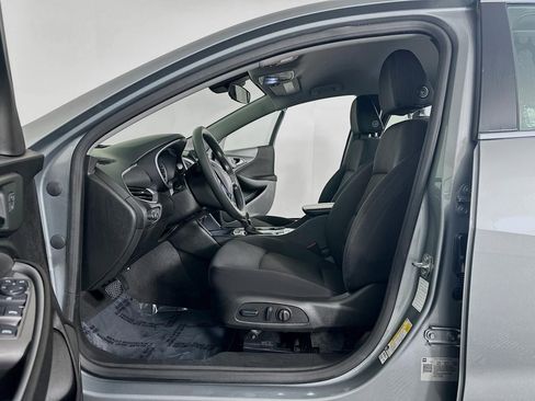 Used 2024 Chevrolet Malibu LT image 22