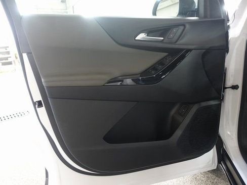 New 2026 Chevrolet Equinox LT w/ Convenience Package II image 9