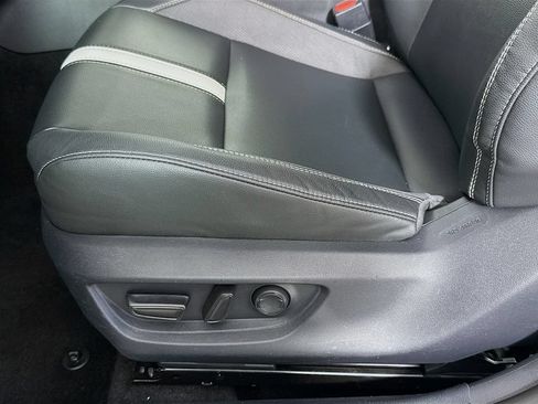 Used 2025 Toyota Camry SE FWD image 15