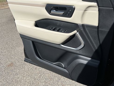 New 2025 Nissan Armada Platinum Reserve image 20