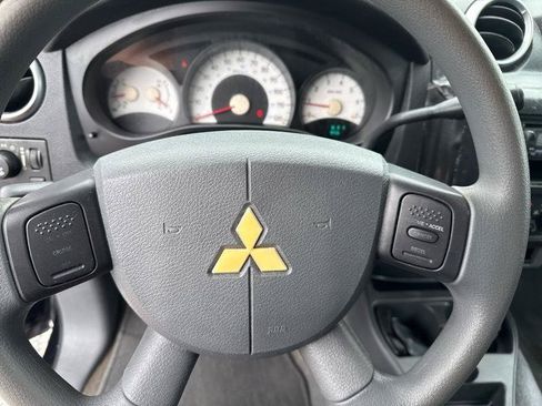Used 2006 Mitsubishi Raider LS RWD image 12