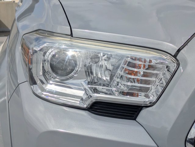 Used 2021 Toyota Tacoma SR5 RWD image 9