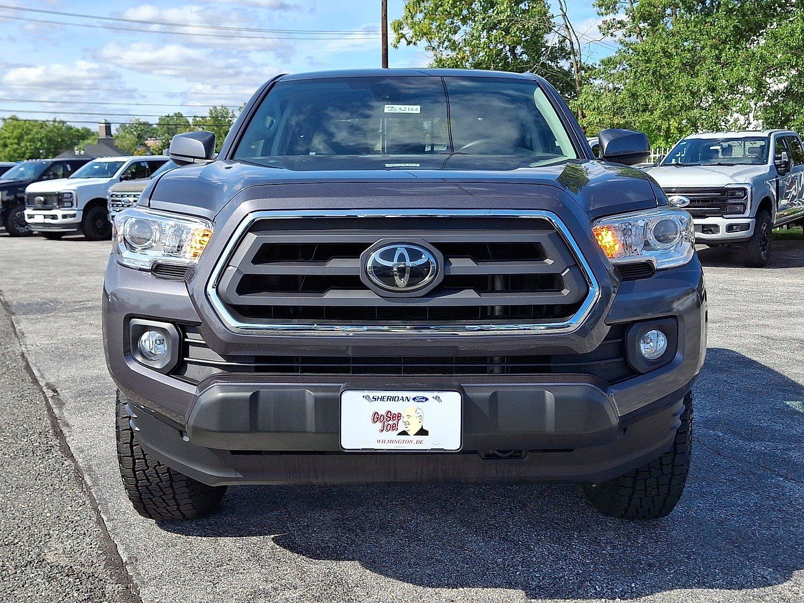 Used 2021 Toyota Tacoma SR5 AWD/4WD image 2