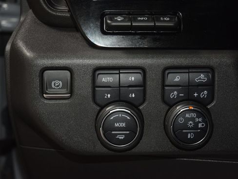 Used 2024 Chevrolet Silverado 1500 ZR2 w/ Technology Package AWD/4WD image 41