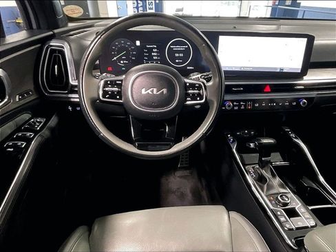 Used 2024 Kia Sorento SX Prestige w/ Sage Leather Package AWD/4WD image 18