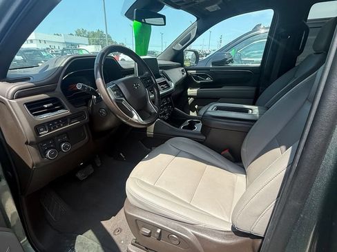 Used 2023 Chevrolet Tahoe Z71 w/ Luxury Package AWD/4WD image 7