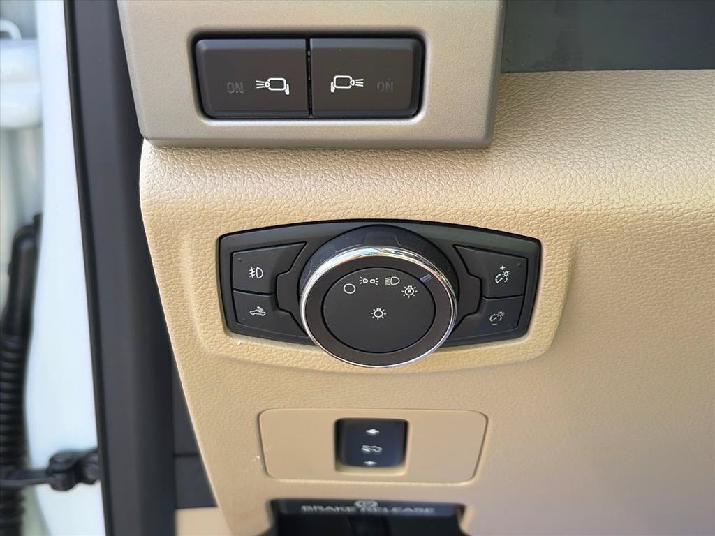 Used 2018 Ford F250 Lariat w/ Lariat Value Package AWD/4WD image 22