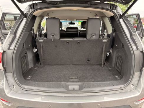Used 2015 Nissan Pathfinder SL AWD/4WD image 17