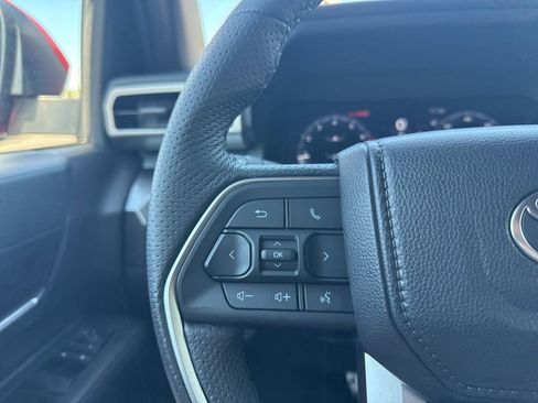 Used 2025 Toyota Tacoma TRD Sport AWD/4WD image 14