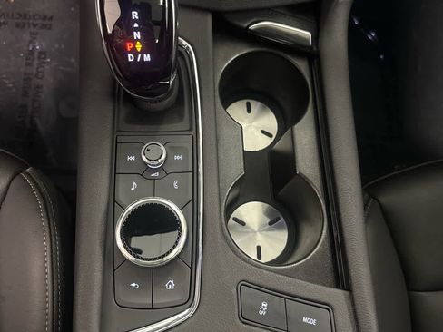 Used 2024 Cadillac XT6 Luxury image 32